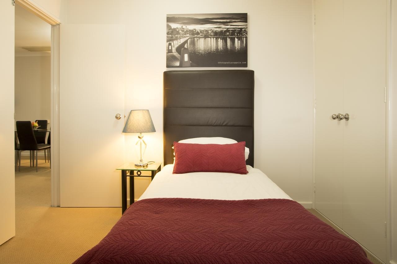 Regal Apartments Perth Esterno foto