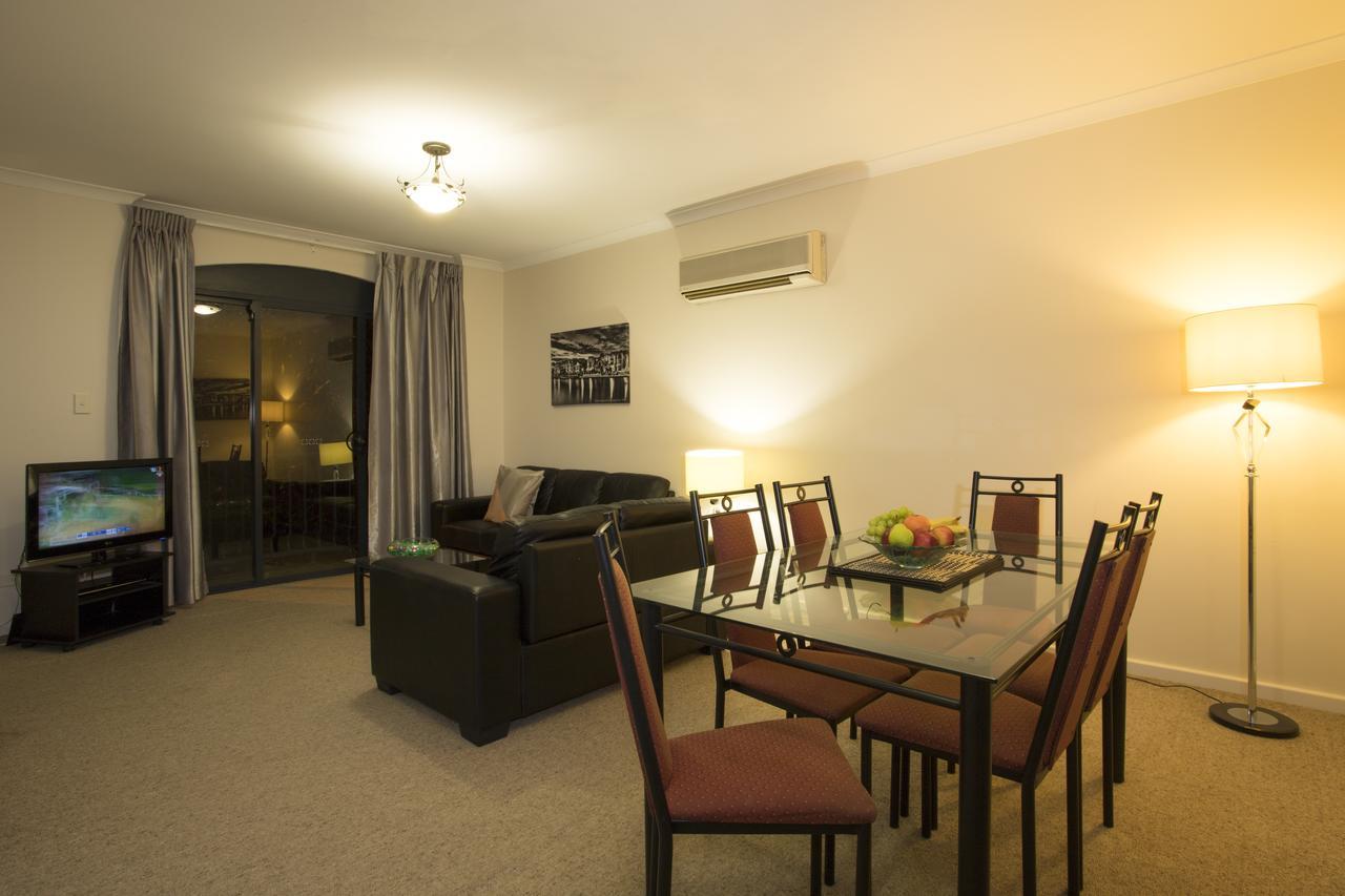 Regal Apartments Perth Esterno foto