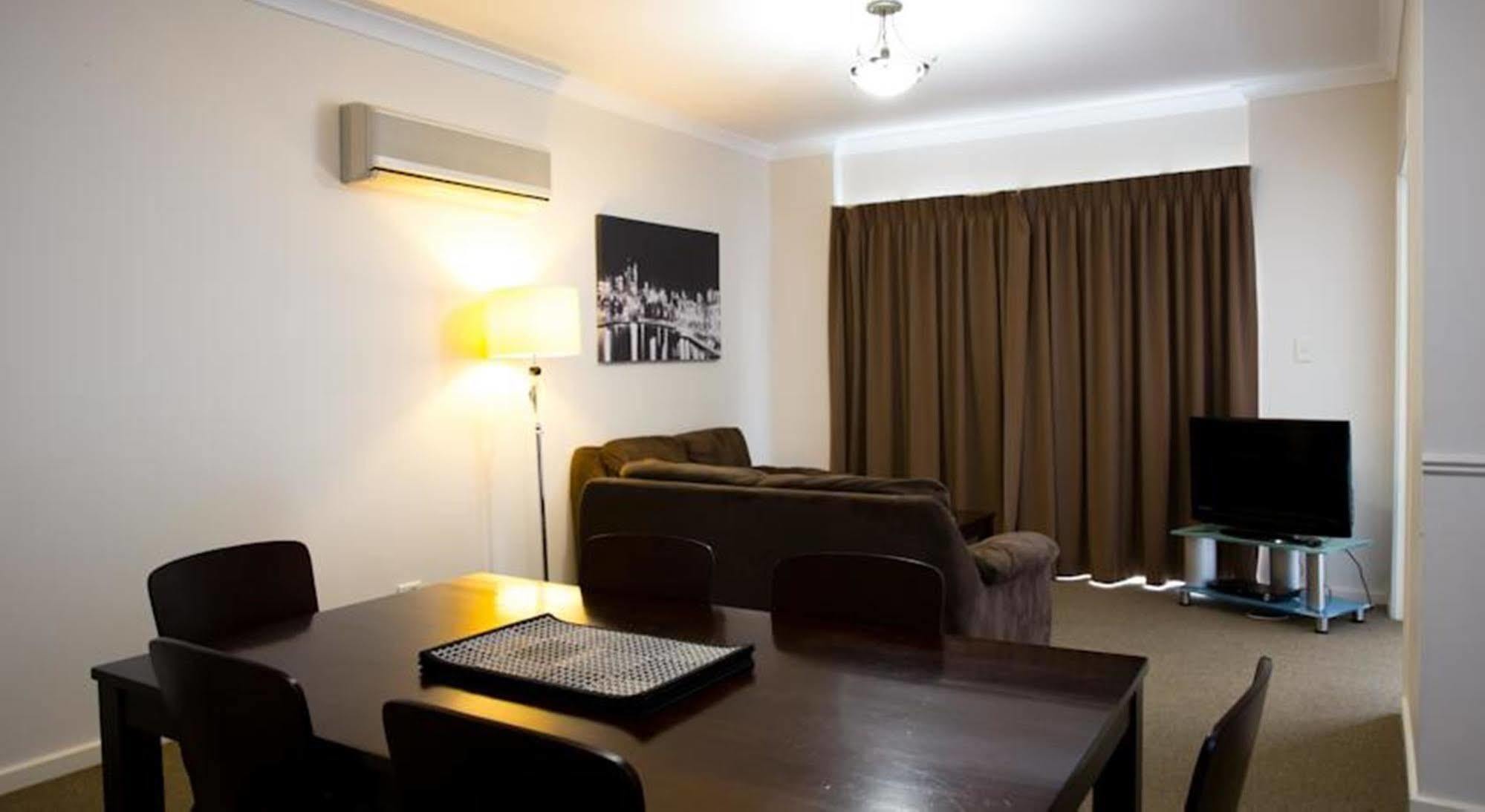 Regal Apartments Perth Esterno foto
