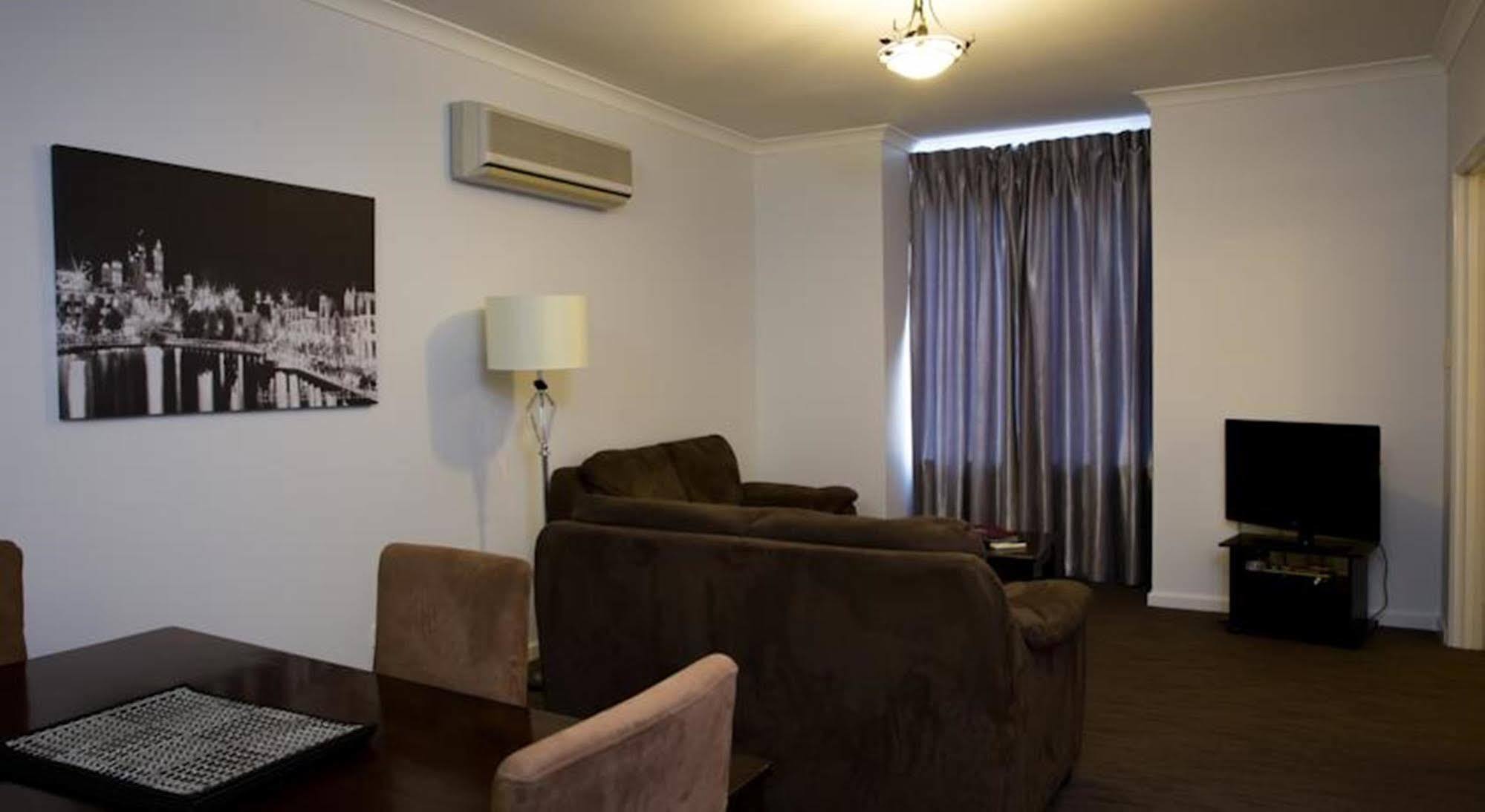 Regal Apartments Perth Esterno foto