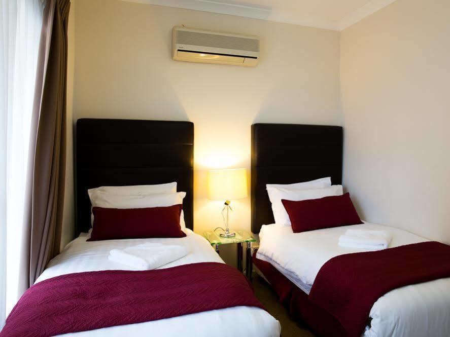 Regal Apartments Perth Esterno foto