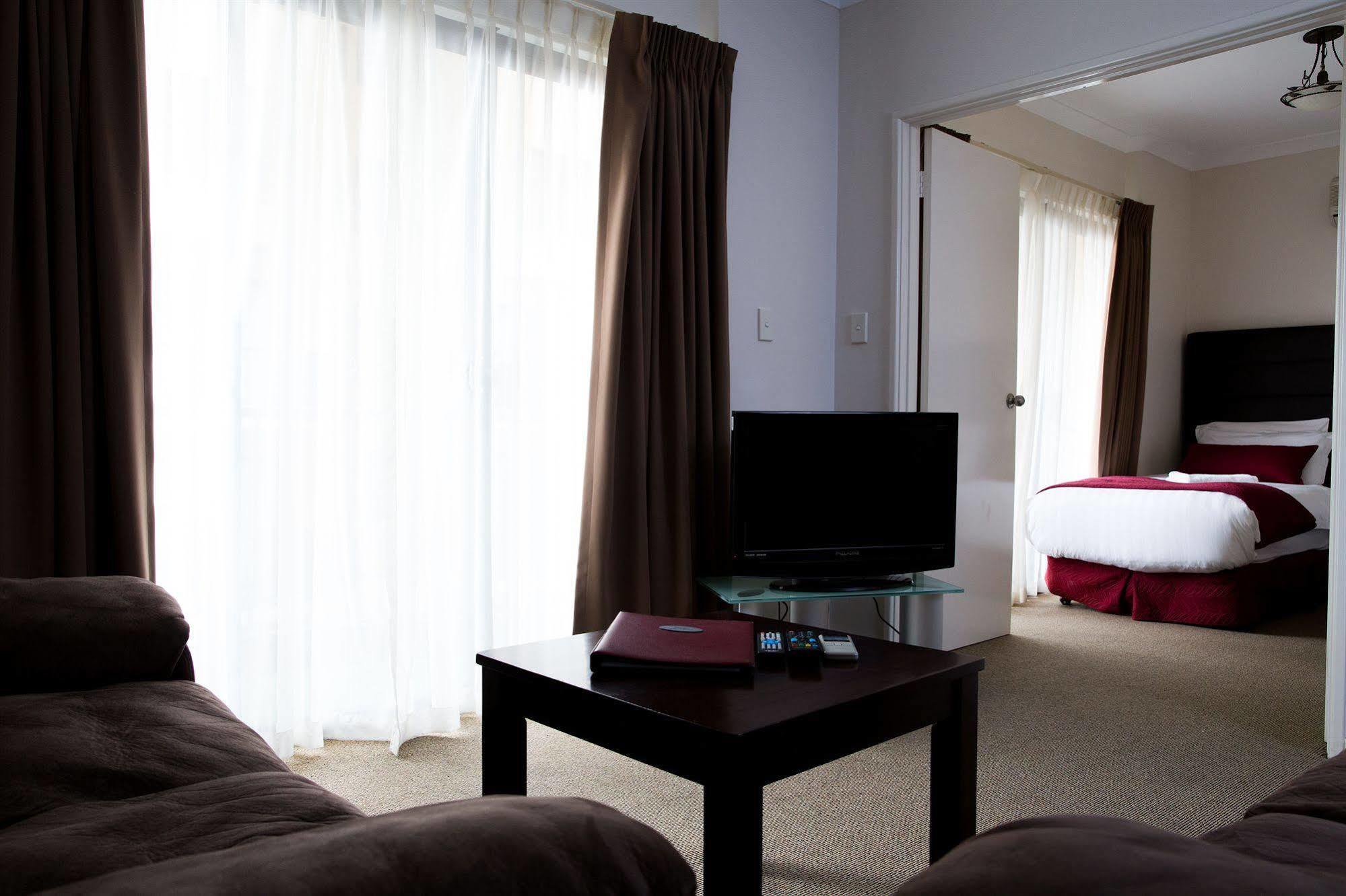 Regal Apartments Perth Esterno foto