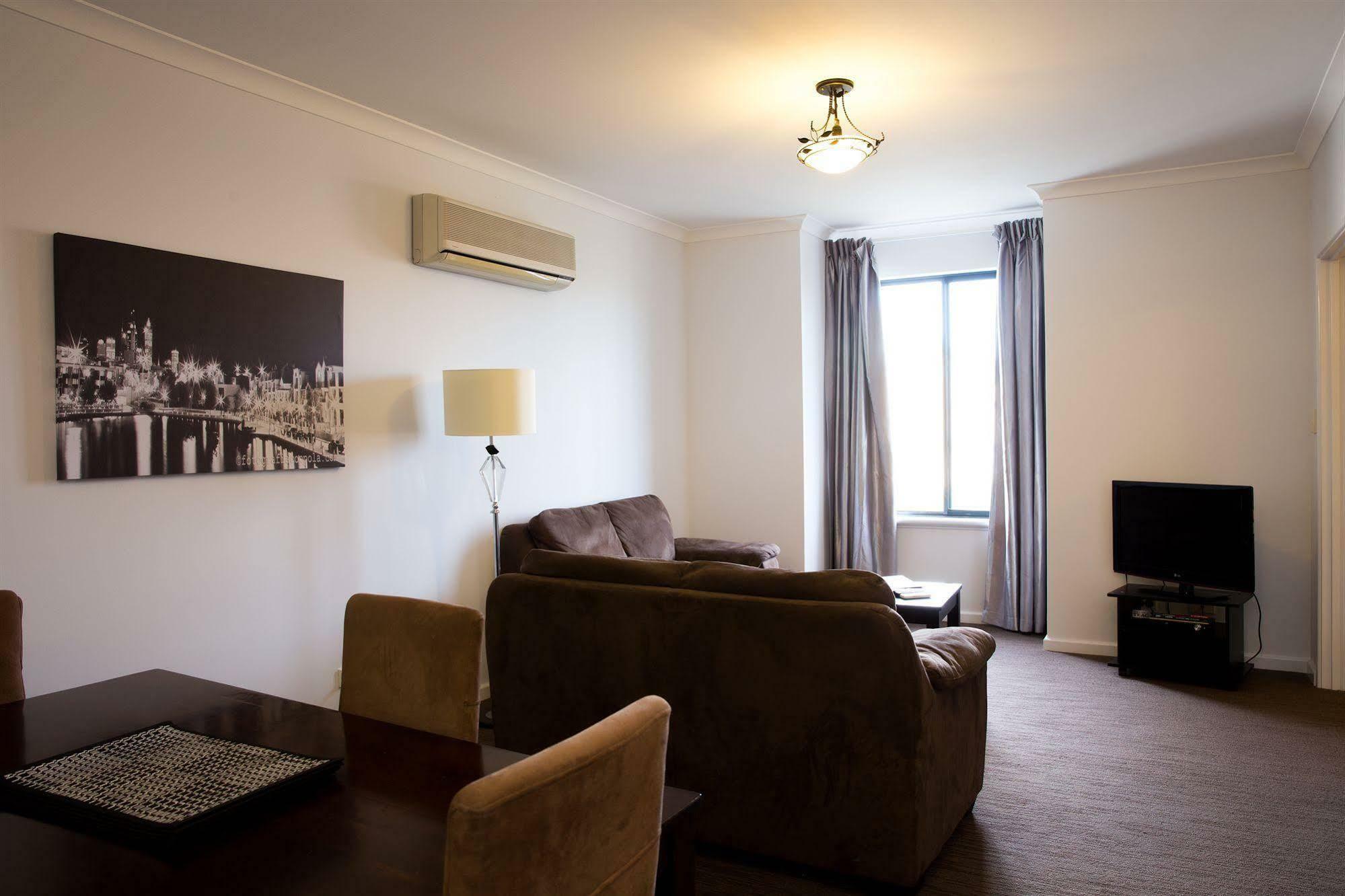 Regal Apartments Perth Esterno foto
